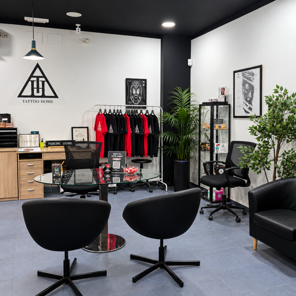 Interior del estudio de tatuajes y piercings Tattoo Home en Mollet del Vallès